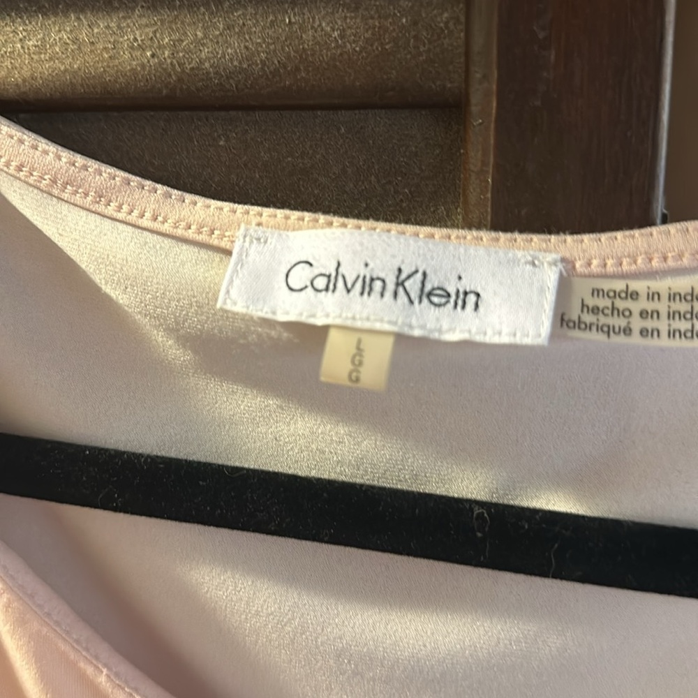 Calvin Klein - Picture 3 of 4